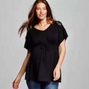 Liz Lange maternity black top crochet sleeves